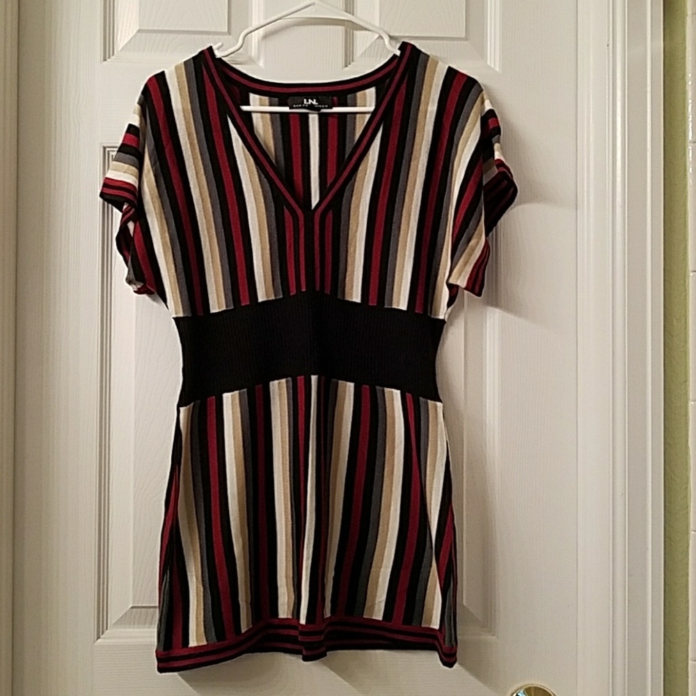 Multicolor short sleeved top